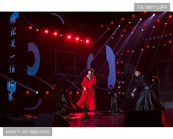 世界冠军与粉丝合影表情太甜：见证那一刻的温暖与感动